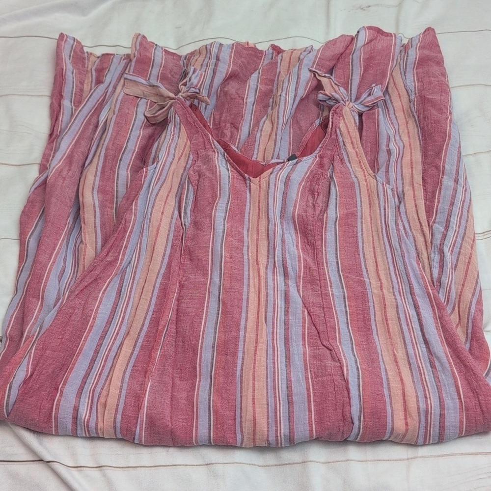 A pea in the Pod Maternity Maxi Dress size Small Beautiful Stripes Light Comphy